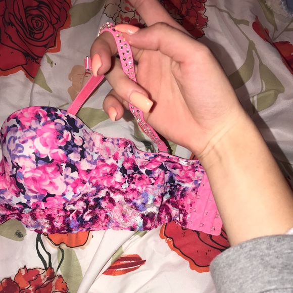 VS Pink Push-up Bra - Picture 3 of 4